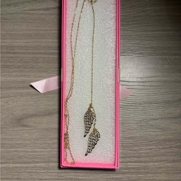 Limited Edition Victoria’s Secret Runway Angel Wings necklace - Vintage, HTF - Picture 1 of 1